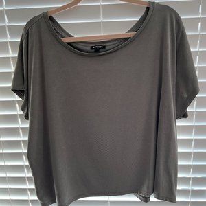Casual and Comfy Olive Green T-Shirt with a Loose Fit from Express (Size XL)